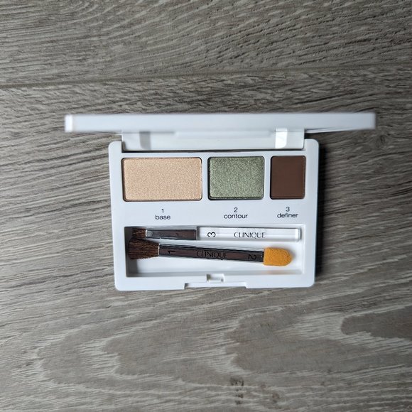 Clinique Eye Shadow Trio - Picture 4 of 5